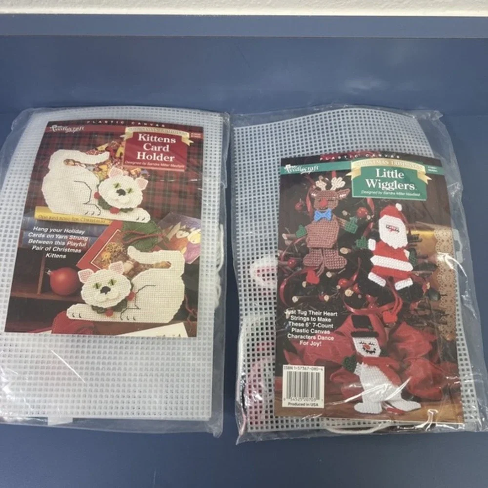 Lot‎ Of 2 Needlecraft Shop Christmas Trimmings Plastic Canvas Kit Ornaments Cats